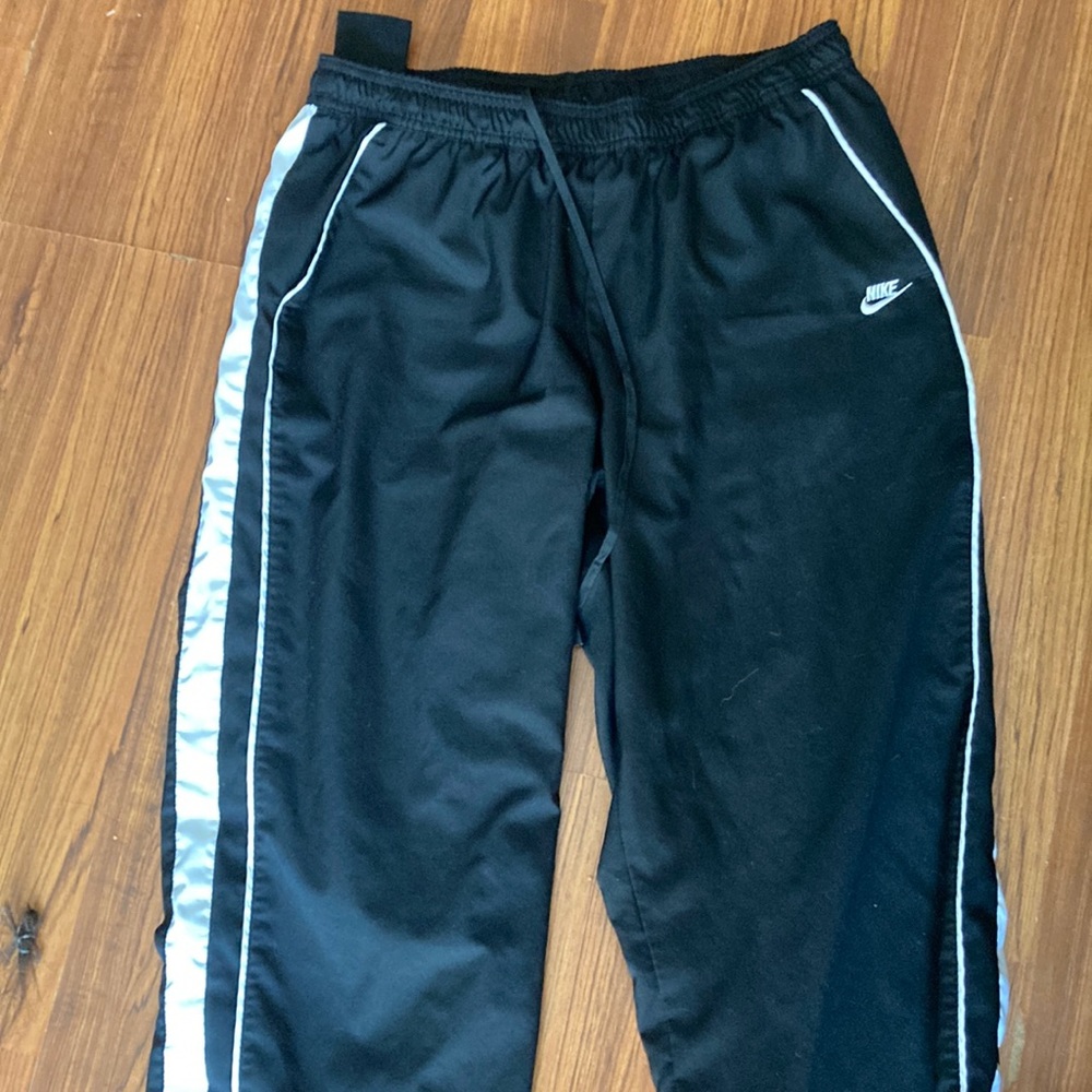 Black and white Nike joggers ❤️